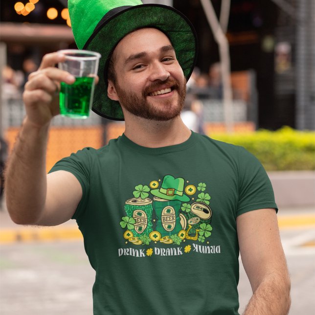 Drink Drank Drunk Funny St Patrick's Day Beer T-Shirt (Von Creator hochgeladen)