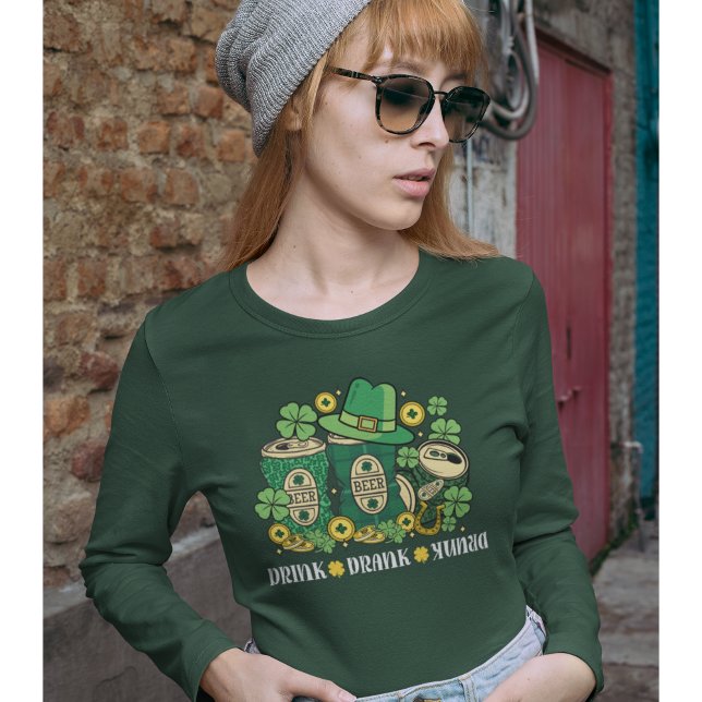 Drink Drank Drunk Funny St Patrick's Day Beer T-Shirt (Von Creator hochgeladen)