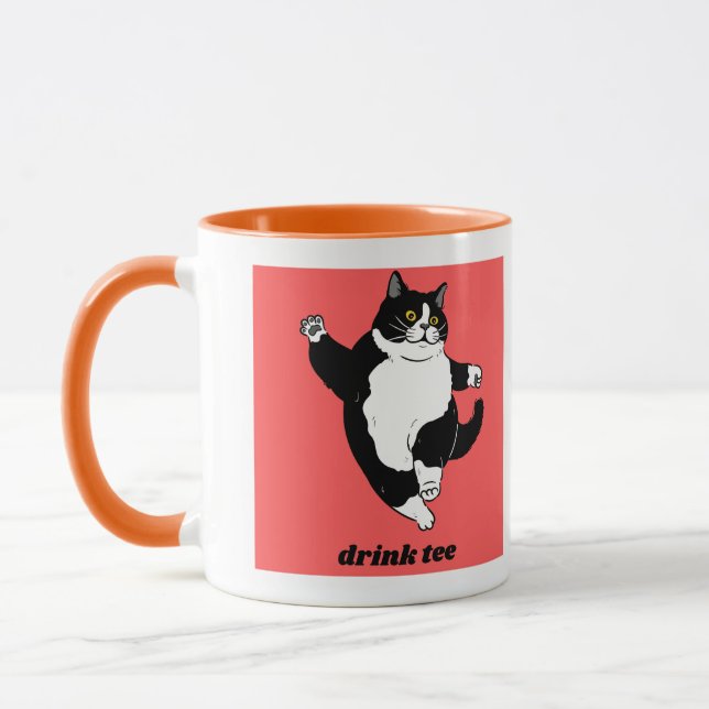 "Drink Tee" Tuxedo Cat Illustration Tasse (Links)