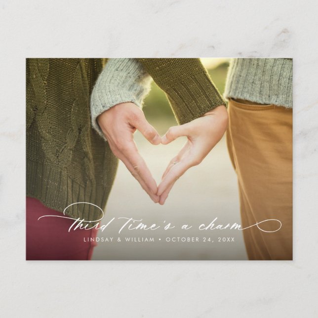 Drittes Mal ist ein Scharm ändern das Datum Ankündigungspostkarte (Vorderseite)