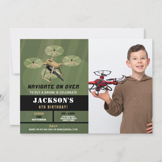 Drones Flying Birthday Army Camouflage Foto Einlad Einladung (Vorderseite)