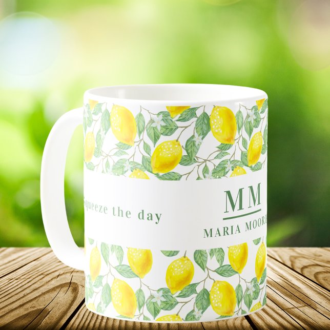 Drücken Sie die Tageslemonen-Monogramm Kaffeetasse (Von Creator hochgeladen)