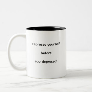 Drücken Sie sich selbst einen Espresso, bevor Sie Zweifarbige Tasse