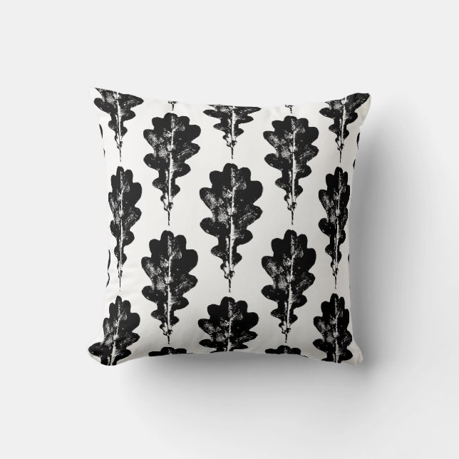 Druckmuster aus schwarzem und weißem Eichenholz Kissen (Vorderseite)