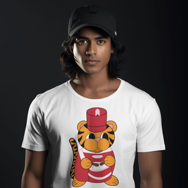 Drummer Tiger Marching Band Rot und Weiß T-Shirt (A fun tshirt that has a tiger playing the drums in a red and white marching band uniform.)