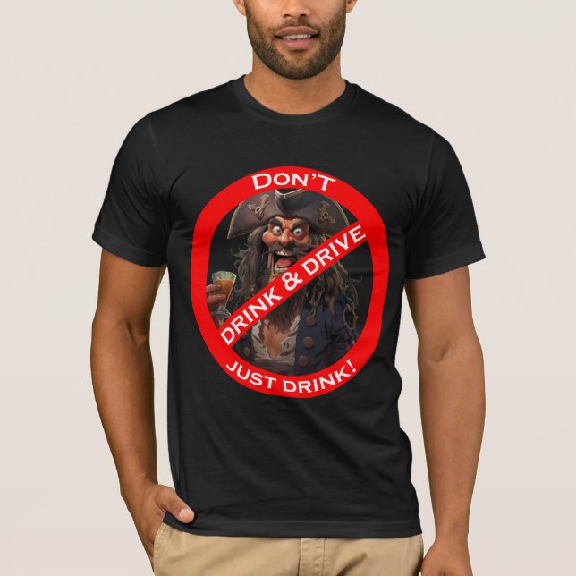 Drunken Pirate "Do Not" Signieren Spaß T-Shirt (Vorderseite)