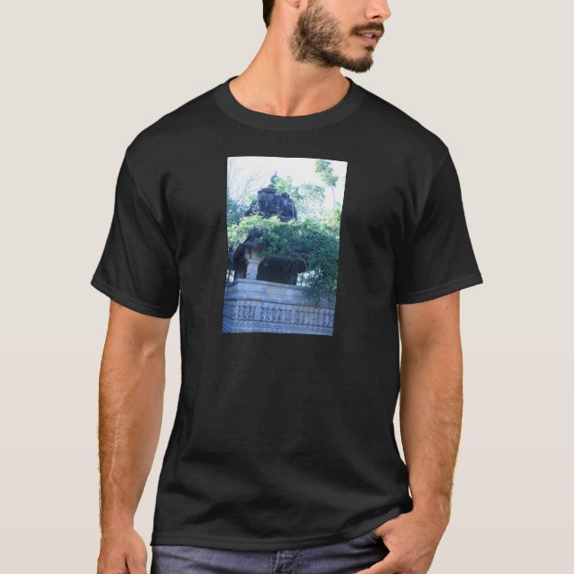 DschungelGebäude T-Shirt (Vorderseite)