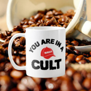 Du bist in einem Kult!   Klassische Anti-MAGA-Tass Kaffeetasse
