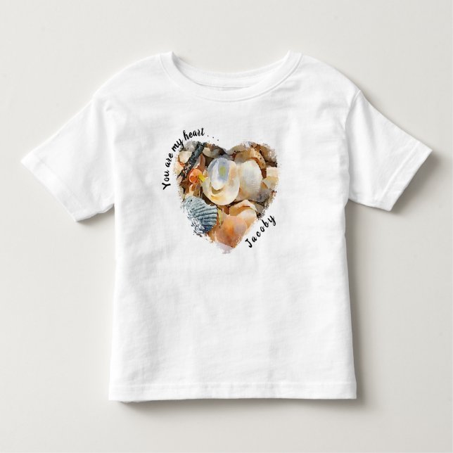 Du bist mein Herz. . .Seashells on Beach Sand Kleinkind T-shirt (Vorderseite)