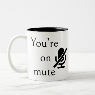„Du bist stummgeschaltet“ Online-Klassenzimmer-Mis Zweifarbige Tasse