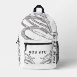 „Du bist zwischen meinen Rippen“ – Minimalistische Bedruckter Rucksack
