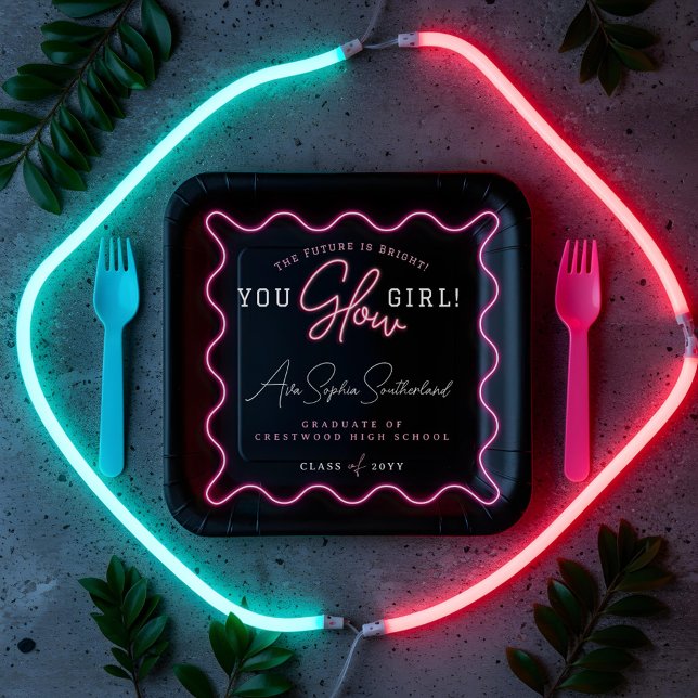 Du glänzst Girl Retro Wavy Pink Neon Abschluss Pappteller (You Glow Girl Retro Wavy Pink Neon Graduation Paper Plates)