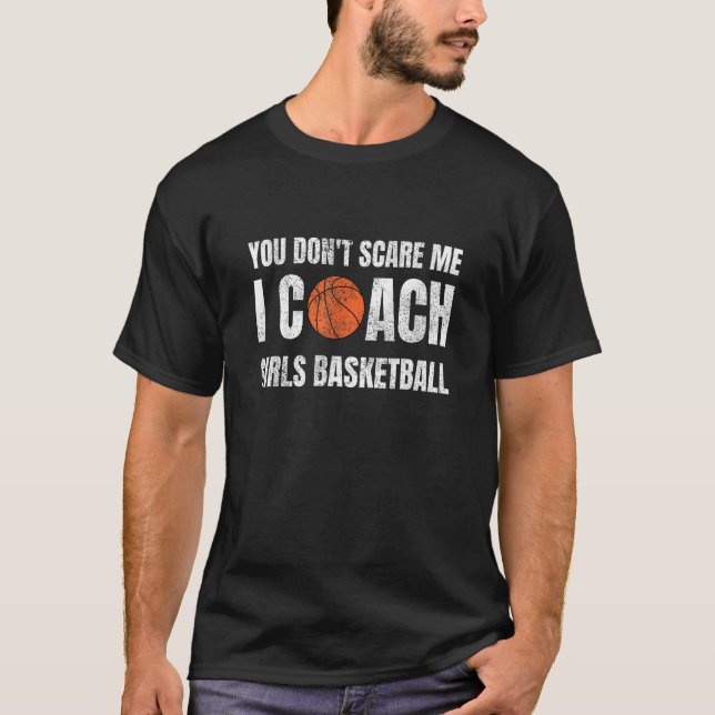 Du kümmerst mich nicht, dass ich Mädchen beim Bask T-Shirt (Vorderseite)