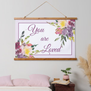 Du wirst geliebt floral wandteppich mit holzrahmen