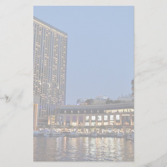 Dubai-Architektur nachts (Vorderseite)