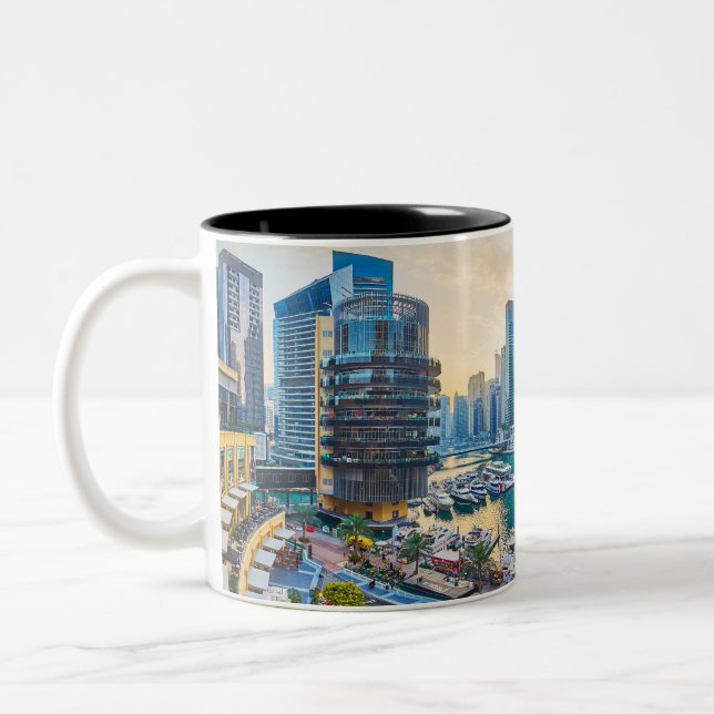 Dubai moderne Wolkenkratzer Corniche Zweifarbige Tasse (Links)