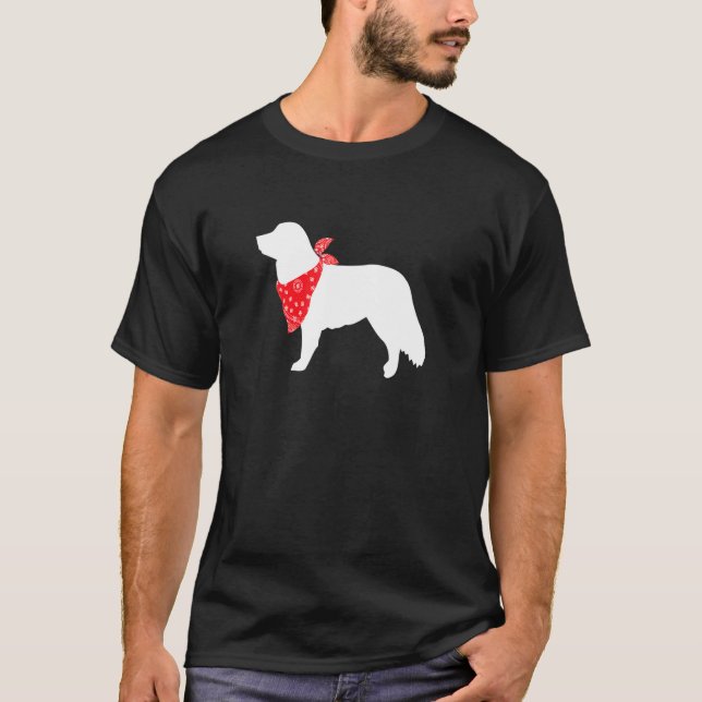 Duck Tolling Retriever Dog Wearing Red Bandana T-Shirt (Vorderseite)