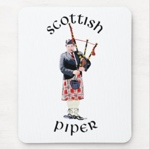 Dudelsackpfeifer im roten Kilt Mousepad