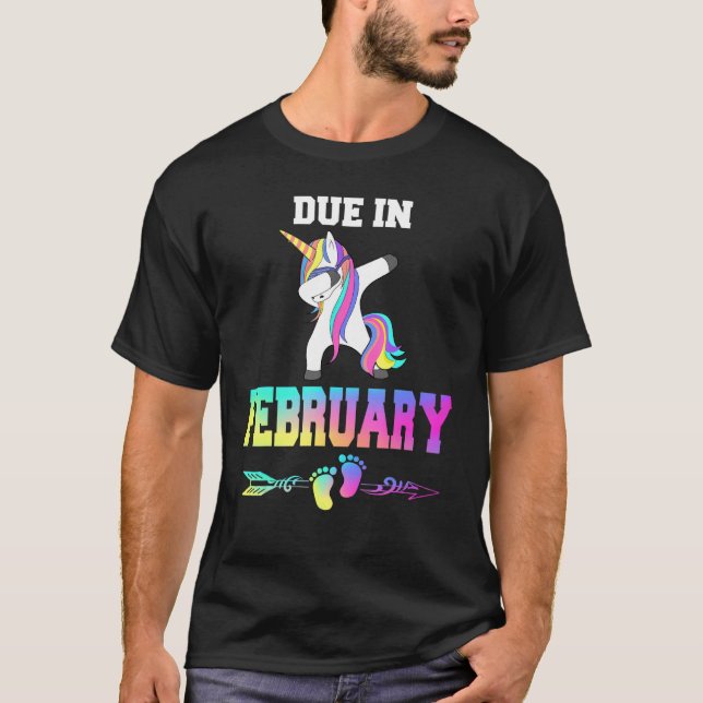 Due Date February Pregnancy Announcement T-Shirt (Vorderseite)