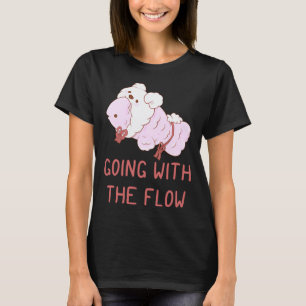 dummer Fisch, der mit dem Strom schwimmt T-Shirt