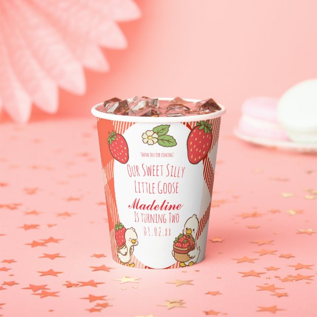 Dummer süßer Gänse-Erdbeeren-Geburtstag Pappbecher (Insitu)