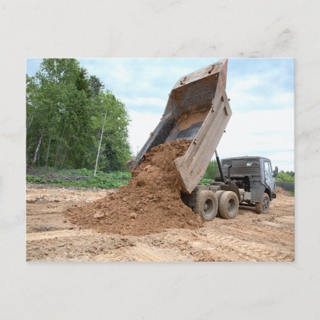 Dump Truck Unloading Dirt Postkarte (Vorderseite)