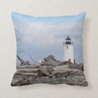 Dungeness Spit Lighthouse Throw Kissen von Tyrean