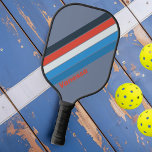 Dunkel Vintag gestrichen mit Name Pickleball Schläger<br><div class="desc">Erleben Sie die zeitlose Eleganz des dunklen Vintagen Striptes mit Name Pickleball Paddle. Mit seinen auffallenden dunklen Farbtönen und dem klassischen gestreiften Muster strahlt dieses Paddel Vintage Eleganz aus. Personalisieren Sie es mit Ihrem Namen für eine benutzerdefinierte Touch, die Sie auf dem Hof auseinander Set. Egal, ob Sie ein lässiger...</div>