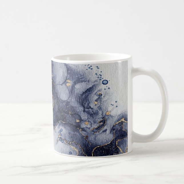 Dunkelblau und goldene Aquarellfarben Kaffeetasse (Rechts)