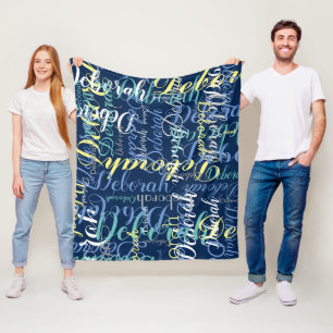 Dunkelblaue Fleece mit mehrfarbigen Namen