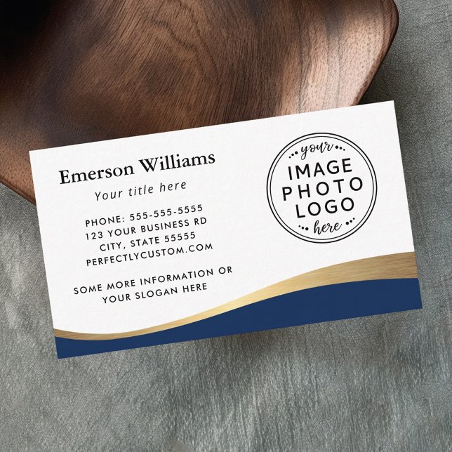 Dunkelblaue Imitate, goldenes Wave-Logo Visitenkarte (Dark blue faux golden wave custom logo business card)