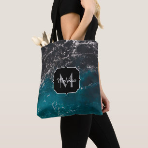 Dunkelblaues Meerwasser Monogram