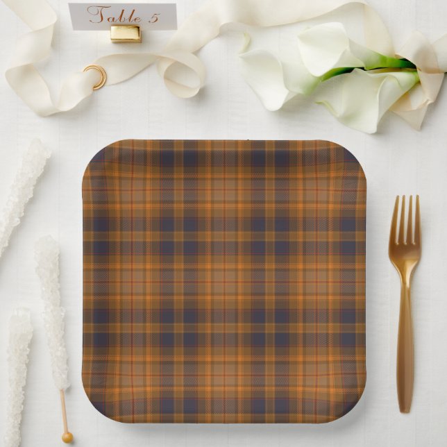 Dunkelbraun Plaid im schottischen Stil Pappteller (Hochzeit)