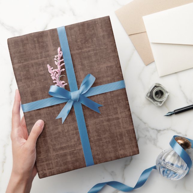 Dunkelbrauner Leinenstoff  Geschenkpapier (Schenken)