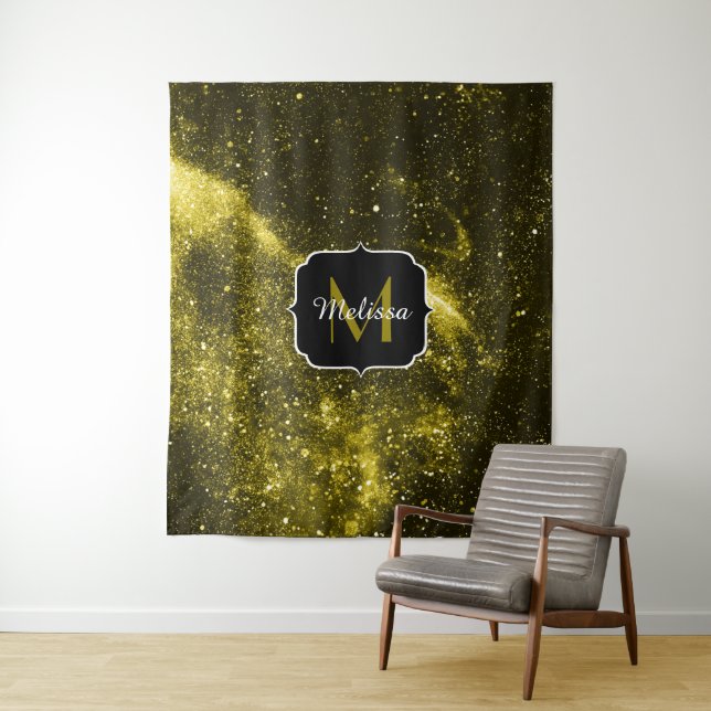 Dunkelgelbe abstrakte Galaxie Monogram Ping Po Wandteppich (Beispiel)