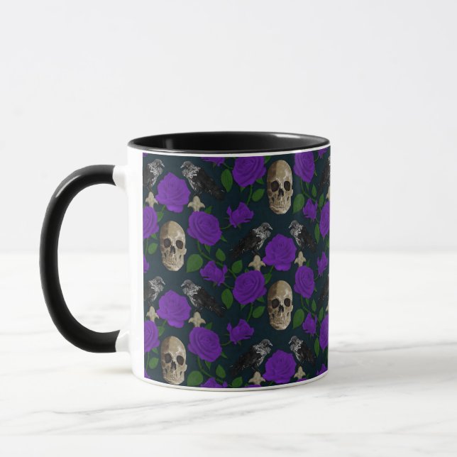 Dunkelgotische Grungy Rose Vines Raven Skull lila Tasse (Links)