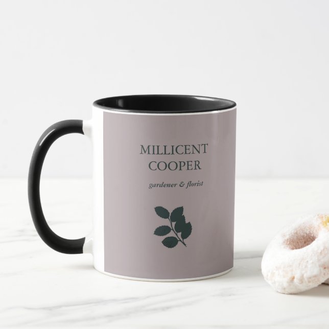 Dunkelgraue Blätter Silhouette lila Tasse (Mit Donut)