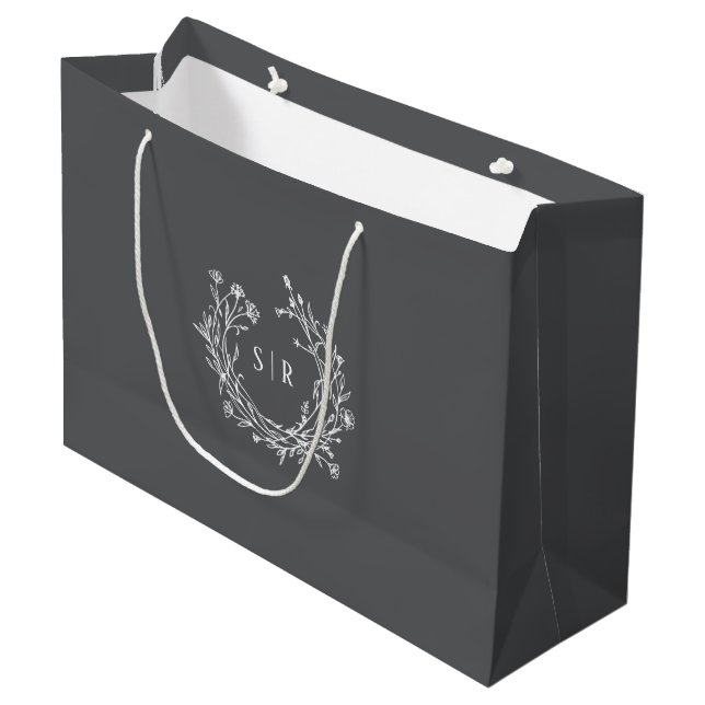 Dunkelgraue botanische Monogramm-Hochzeitsbegrüßun Große Geschenktüte (Vorderseite Schrägansicht)