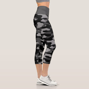 Dunkelgraues Schwarz-Weiß-Tarnmuster Capri Leggings