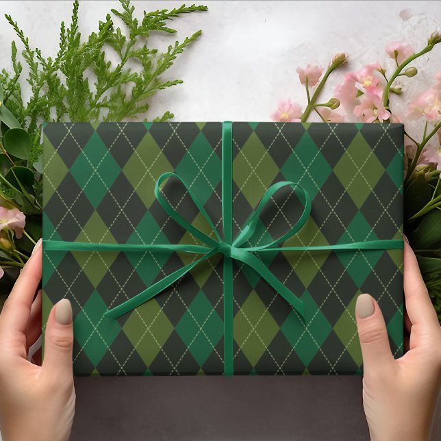 Dunkelgrüne irische Raute Diamond Pattern Geschenkpapier (Elegant Dark Green Argyle Pattern for Him. Irish Wedding, Groom, Groomsman, Dad, St. Patrick's Day)