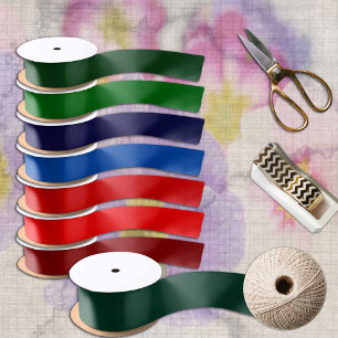 Dunkelgrüne Kiefernbaum fest minimalistisch Satinband