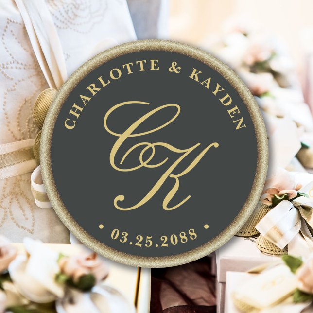 Dunkelgrüne Monogramm-Gastgeschenk Hochzeit mit Go Runder Aufkleber (Gold Accent Dark Green Monogram Wedding Favor Classic Round Sticker)