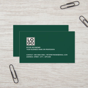 dunkelgrüne Visitenkarte mit Firmenlogo