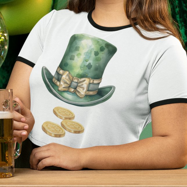 Dunkelgrüner Kobelhut mit Goldmünzen T-Shirt (Festive leprechaun hat with gold coins t shirt for St Patrick's Day celebrations and parties. )