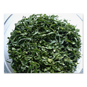 Dunkelgrünes Blattgemüse in Scheiben geschnittenes Fotodruck