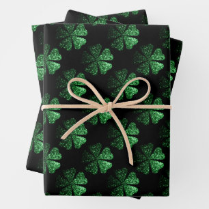 Dunkelgrünes funkelnd Kleeblatt auf schwarz Geschenkpapier Set