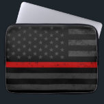 Dunkelheit beunruhigte Feuerwehrmann-Flagge Laptopschutzhülle<br><div class="desc">Eine Dunkelheit beunruhigte Art Feuerwehrmannflagge Laptoptasche.</div>