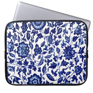 Dunkelmarineblau-Blumenmuster auf Weiß Laptopschutzhülle