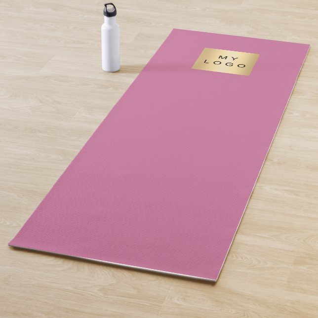 Dunkelrosa Firmenlogo Business Studio Yogamatte (Beispiel)