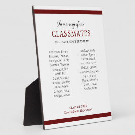 Dunkelrot im Gedächtnis der Klassenkameraden Namen Fotoplatte